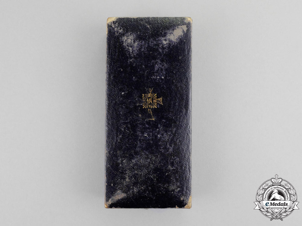 germany._a_gold_grade_mother’s_cross_by_a._rettenmaler_with_case_m17-2095