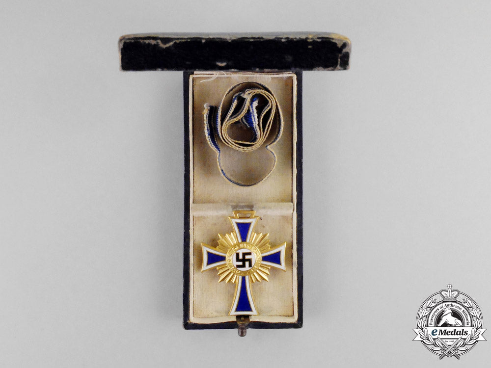 germany._a_gold_grade_mother’s_cross_by_a._rettenmaler_with_case_m17-2096