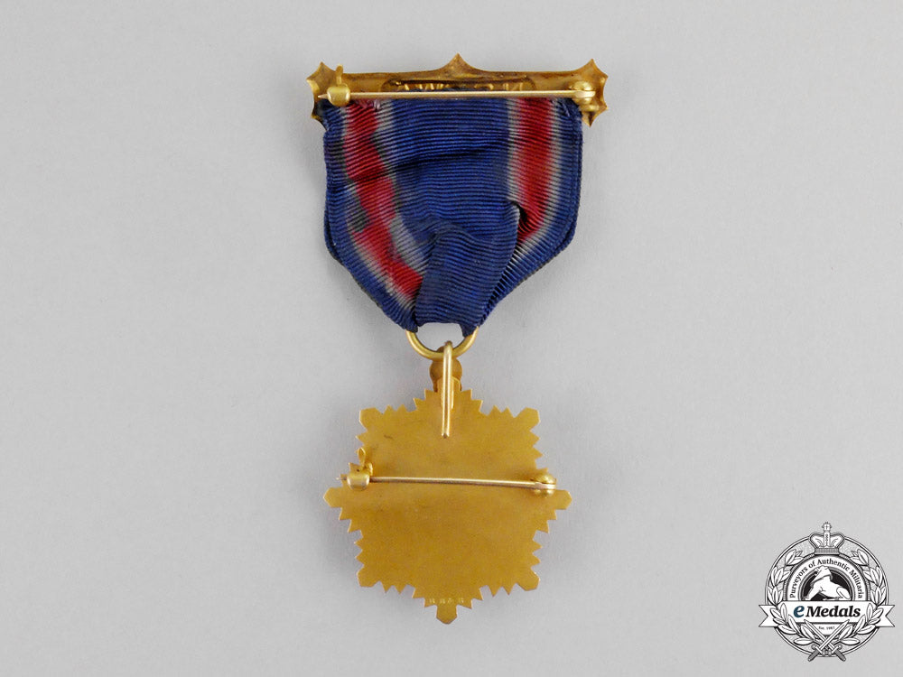 united_states._a_national_society_of_patriotic_women_of_america_membership_badge_in_gold_m17-2205