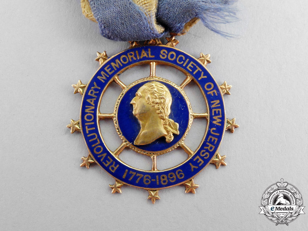 united_states._a_revolutionary_memorial_society_of_new_jersey_membership_badge_in_gold,1776-1896_m17-2210_1_1_1_1_1