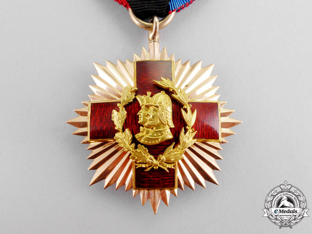 united_states._an_order_of_founders_and_patriots_of_america_membership_badge_in_gold,_c.1897_m17-2214