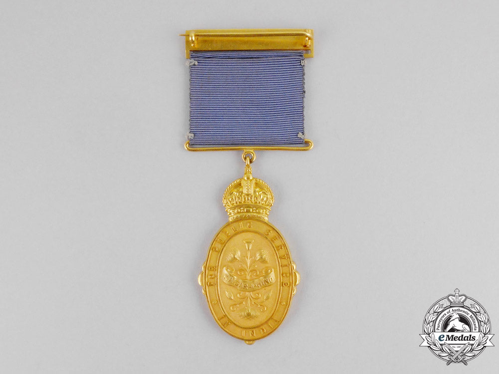 united_kingdom._a_kaisar-_i-_hind,_g.v.r.,1_st_class,_type_ii,_in_gold_with_case_m17-2238