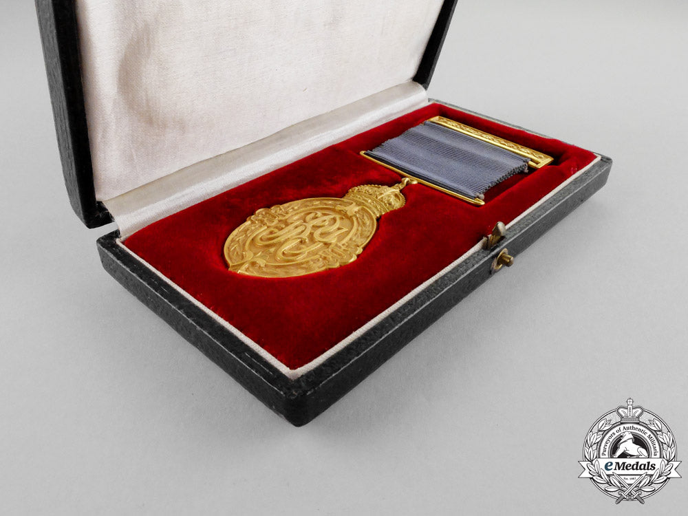 united_kingdom._a_kaisar-_i-_hind,_g.v.r.,1_st_class,_type_ii,_in_gold_with_case_m17-2242