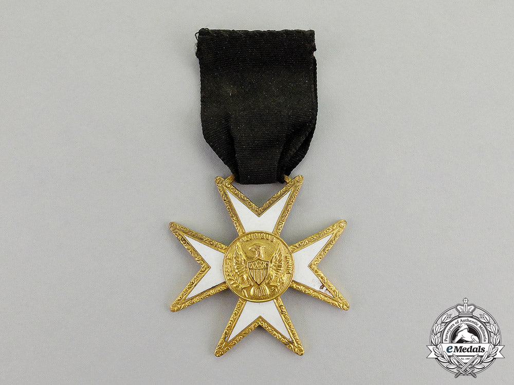 united_states._a_lot_of_seven_insignia_m17-2593