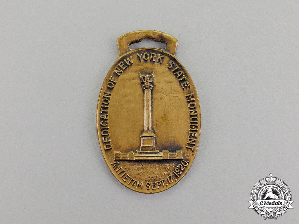 united_states._a_lot_of_eight_medals&_insignia_m17-2707