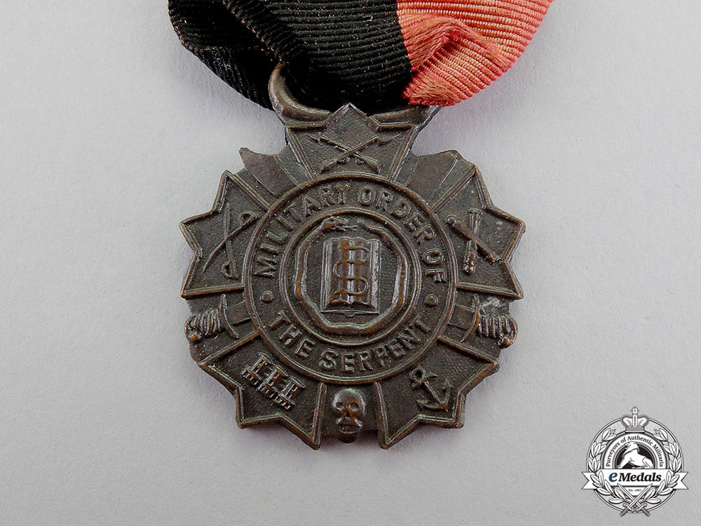 united_states._a_lot_of_three_badges_and_medals_m17-2822
