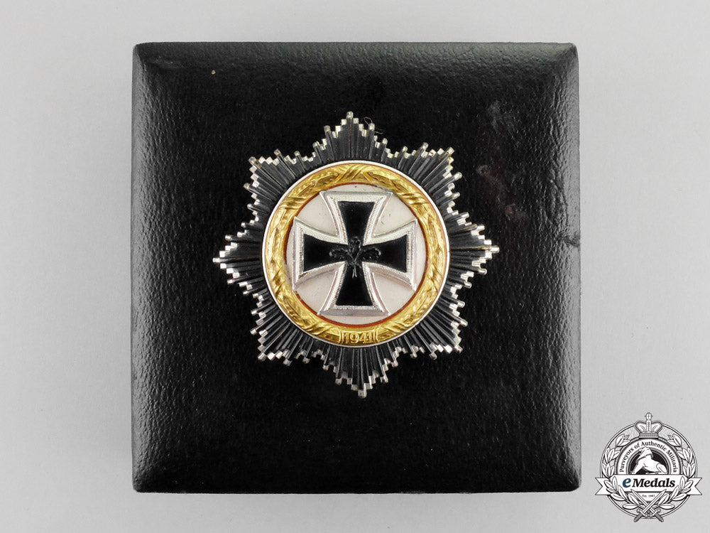 germany._a(_dkig)_german_cross_in_gold_in_case;_early_first_issue1957_version_m17-3040