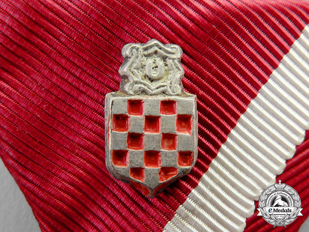 croatia._an_order_of_king_zvoninir's_crown,_bronze_grade_merit_medal_with_decoration_m17-3069
