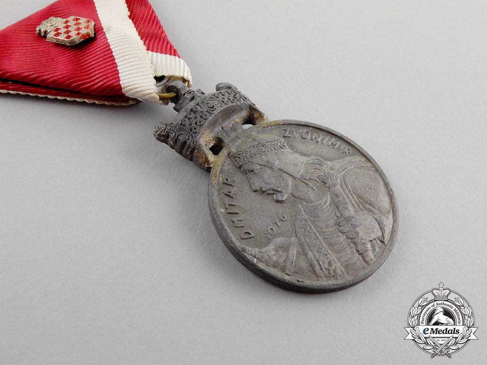 croatia._an_order_of_king_zvoninir's_crown,_bronze_grade_merit_medal_with_decoration_m17-3073