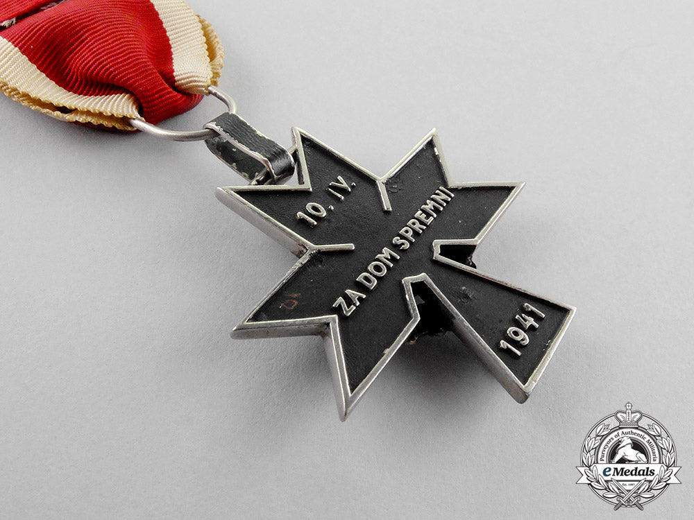 croatia._an_order_of_iron_trefoil,_fourth_class,_with_oakleaves_for_gallantry_in_action,_c.1941_m17-3235