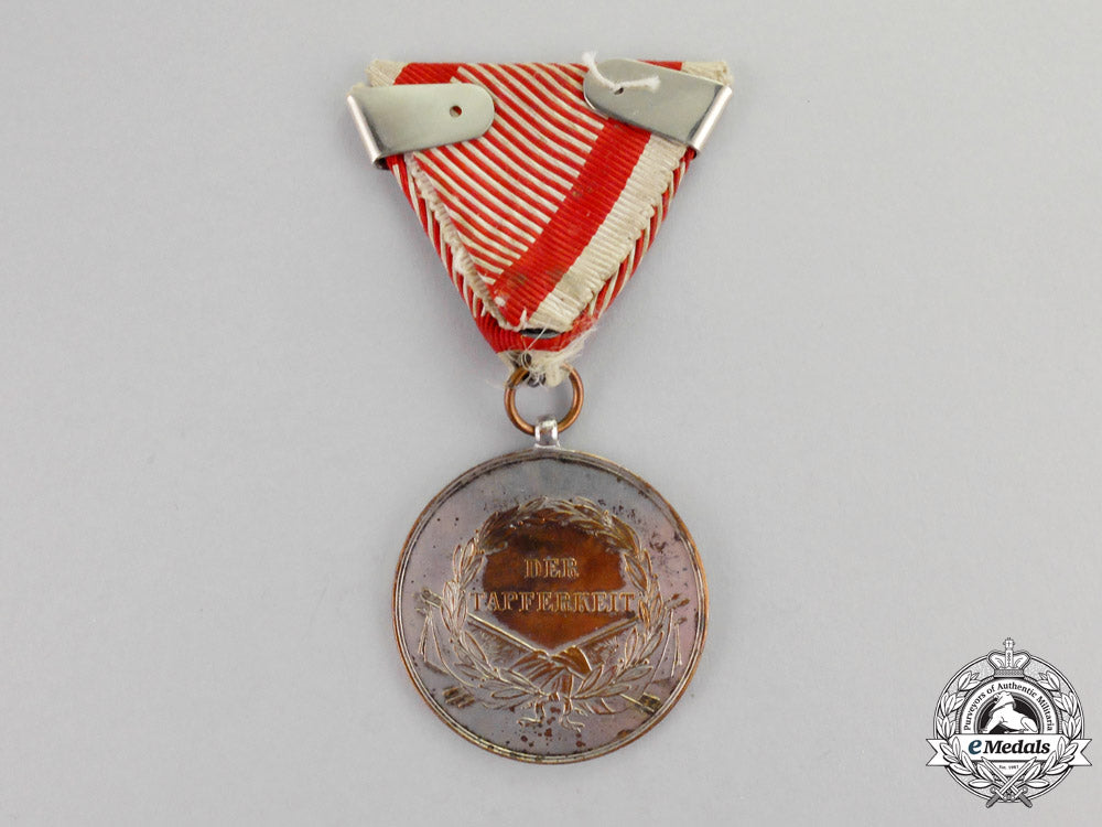 austria,_imperial._a_bravery_medal,1_st_class_silver_grade,_franz_joseph,_type_iv(1914-1916)_m17-3364