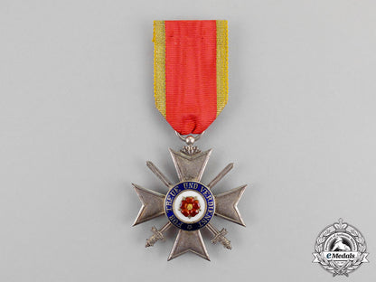 lippe._a_leopold_order_honour_cross,_fourth_class_knight_with_swords,_c.1917_m17-3440