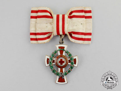 austria,_imperial._an_honour_decoration_of_the_red_cross;2_nd_class_with_war_decoration_for_ladies_m17-3529