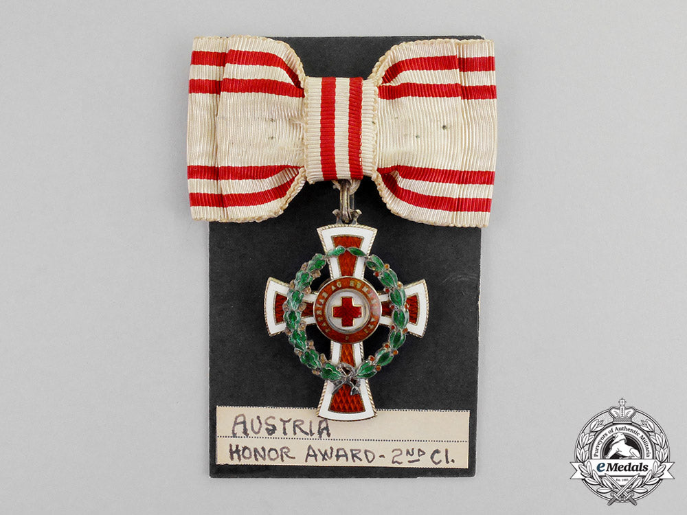 austria,_imperial._an_honour_decoration_of_the_red_cross;2_nd_class_with_war_decoration_for_ladies_m17-3538