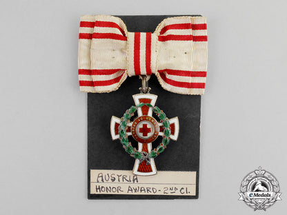 austria,_imperial._an_honour_decoration_of_the_red_cross;2_nd_class_with_war_decoration_for_ladies_m17-3538