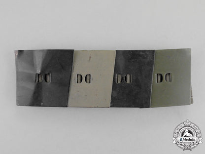germany._a_first_war_period_four-_section_medal_bar_core_m17-355