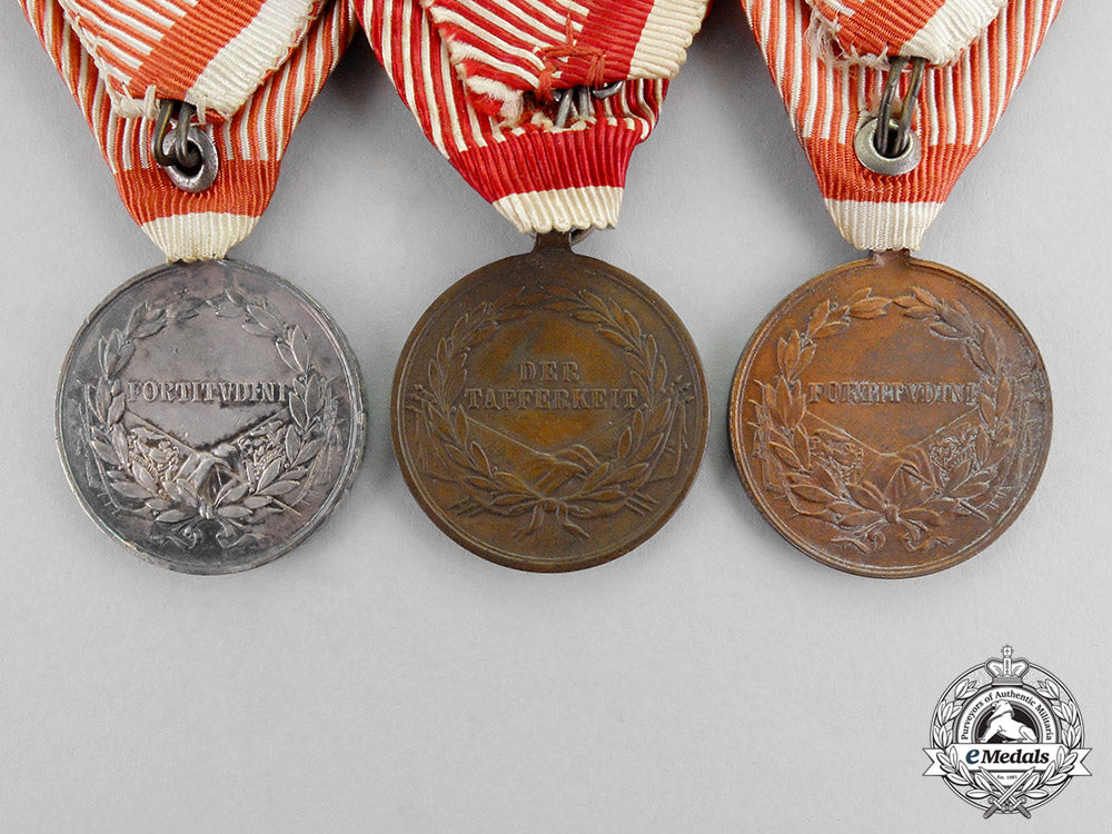 austria,_imperial._three_austrian_bravery_medals_m17-3551