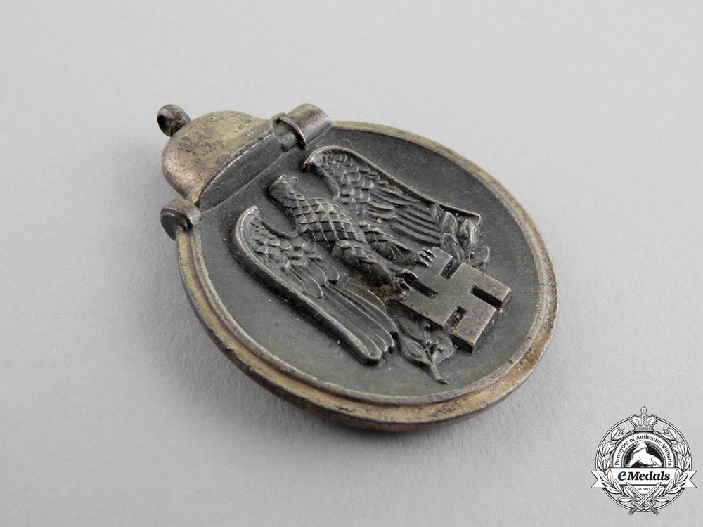 germany._a_second_war_period_commemorative_eastern_winter_campaign_medal_m17-394
