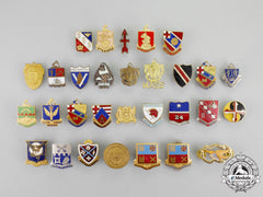 United States. Thirty United States Army And Guard Badges
