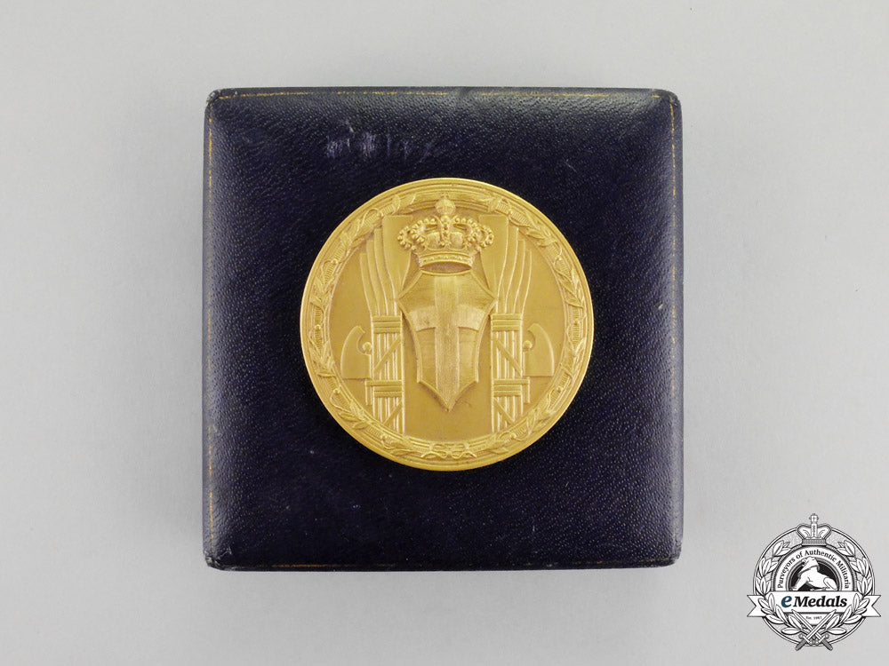 italy._a_rowing_federation_fiftieth_anniversary_commemorative_medal1888-1938,_cased_m17-496