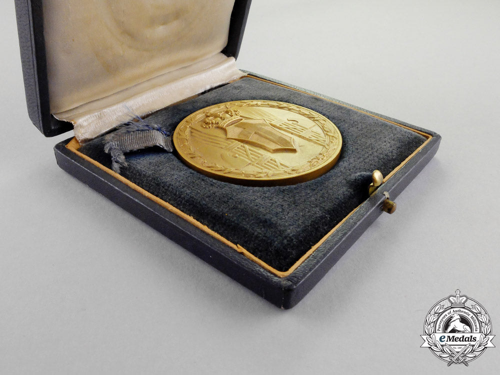italy._a_rowing_federation_fiftieth_anniversary_commemorative_medal1888-1938,_cased_m17-502