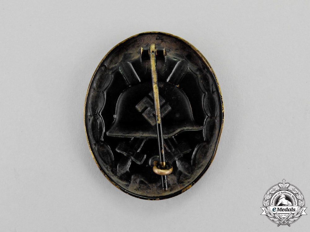 germany._a_black_grade_wound_badge;_denazified_m17-600