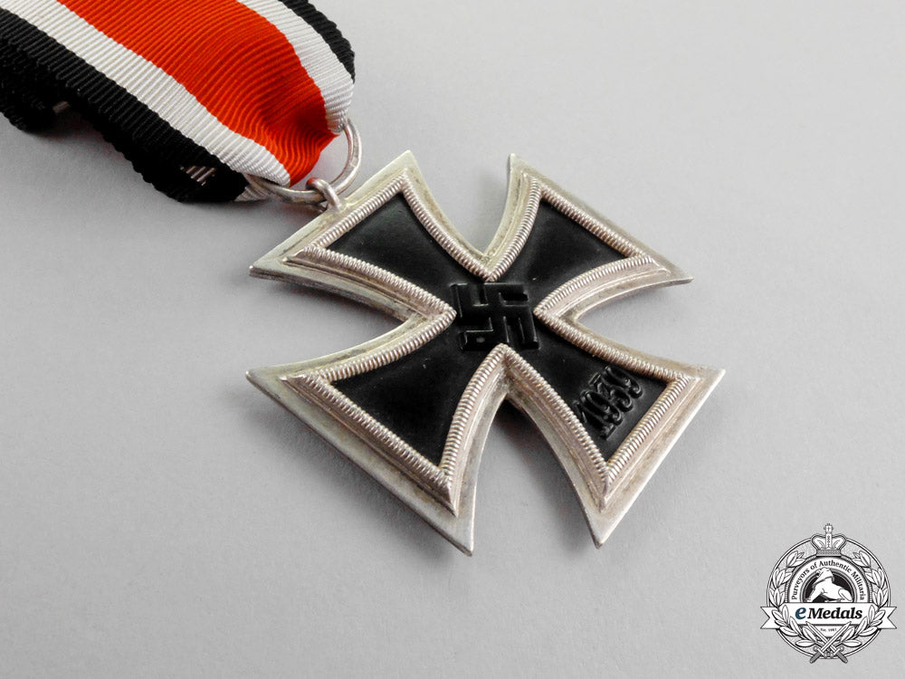 germany._a_mint_iron_cross1939_second_class_by_c._e_juncker_of_berlin_m17-620