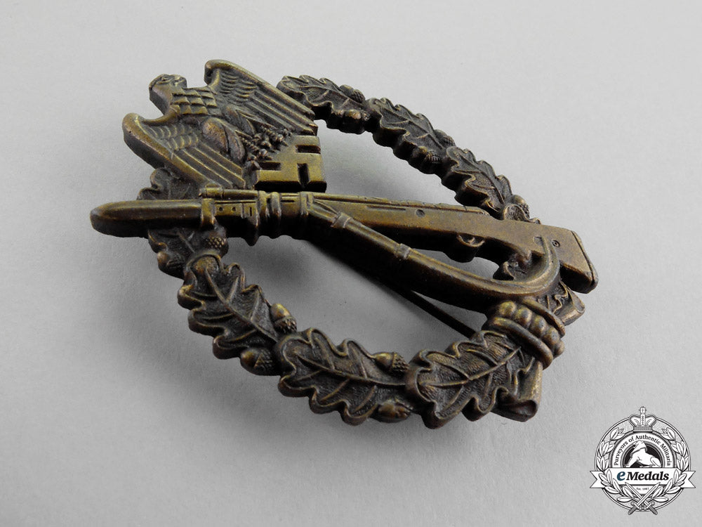 germany._a_bronze_grade_infantry_assault_badge_by_metall&_kunstoff#4_m17-685