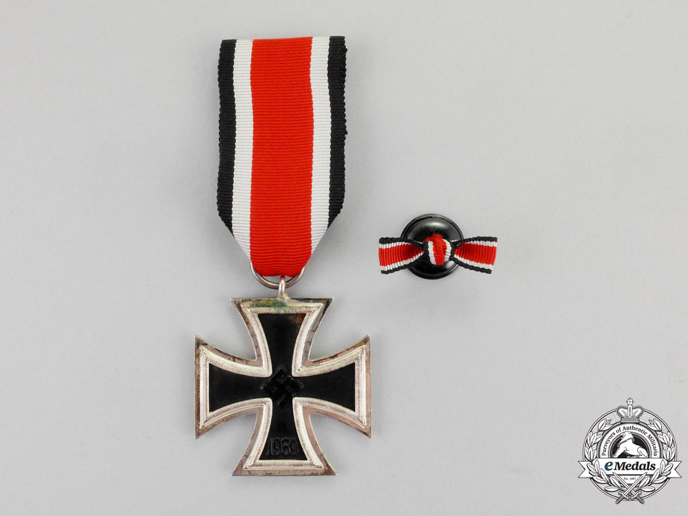 germany._an_absolutely_mint_and_unissued_iron_cross1939_second_class_with_boutonniere_m17-692