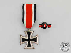 Germany. An Absolutely Mint And Unissued Iron Cross 1939 Second Class With Boutonniere