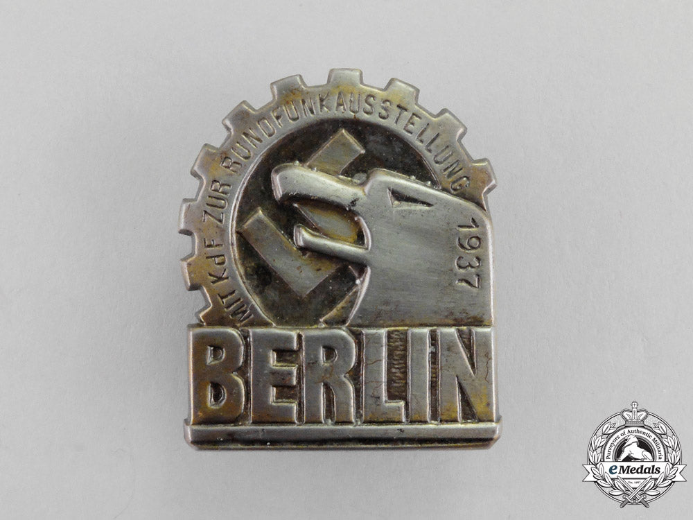 germany._a1937_kdf(_strength_through_joy)_trip_to_the_radio_broadcasting_exhibition_badge_m17-703