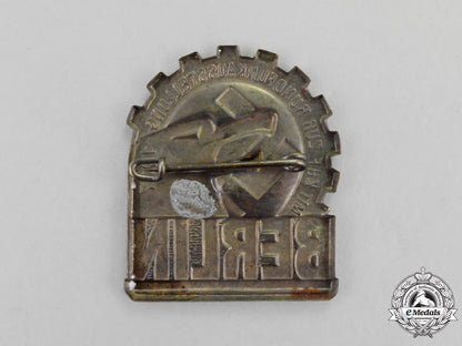 germany._a1937_kdf(_strength_through_joy)_trip_to_the_radio_broadcasting_exhibition_badge_m17-704