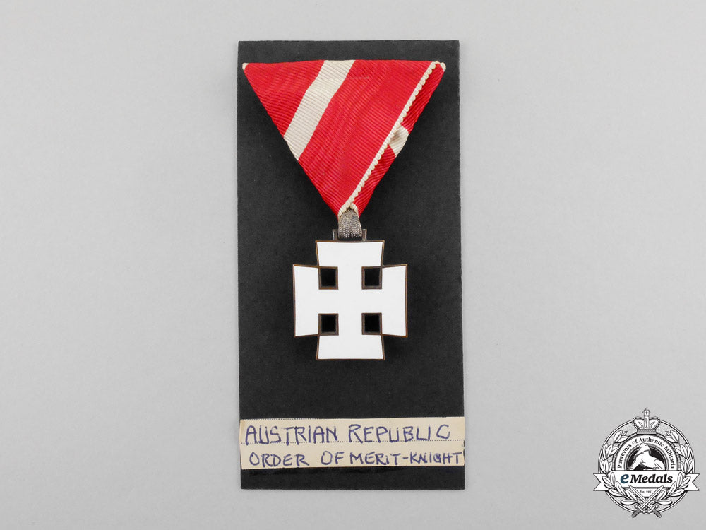 austria,_first_republic._a1922-1938_issue_austrian_merit_order,_knight’s_cross_m17-938_1