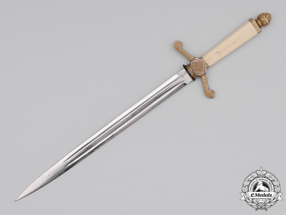 latvia._a_national_socialist_government_official’s_dagger_by_e.&_f._hörster,_c.1940_m18-0419