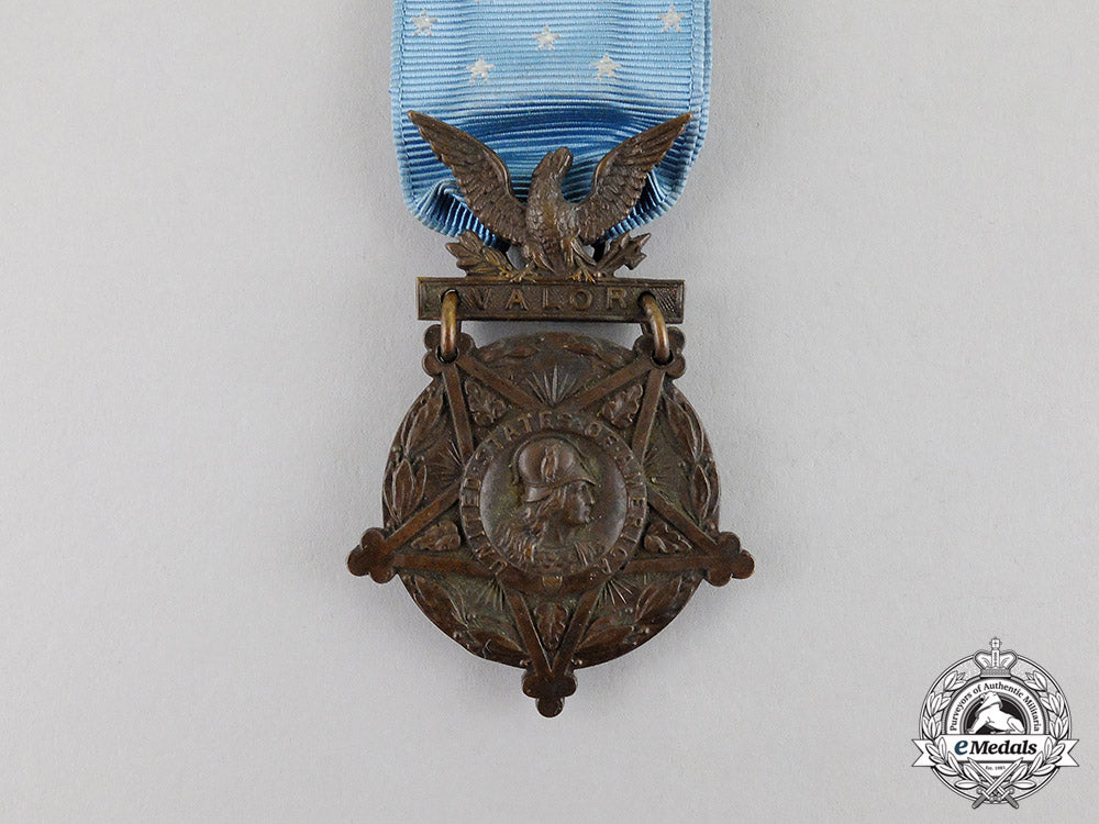 united_states._an_army_medal_of_honor,_prototype,_type_iii,_c.1905_m18-0435_2_1