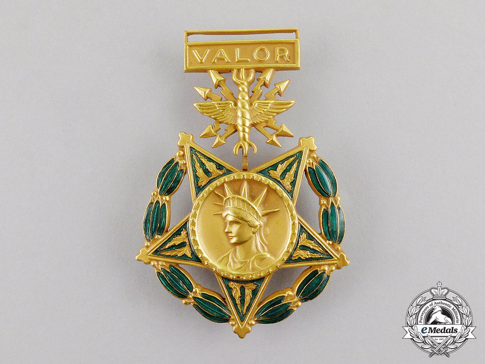 united_states._an_air_force_medal_of_honor,_prototype_m18-0452