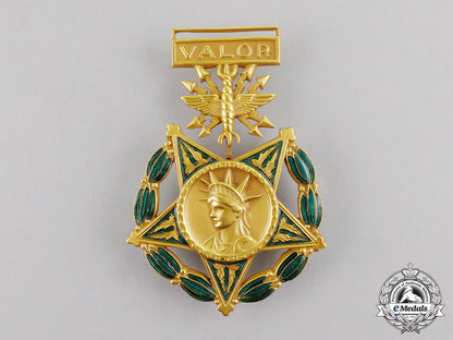 united_states._an_air_force_medal_of_honor,_prototype_m18-0452