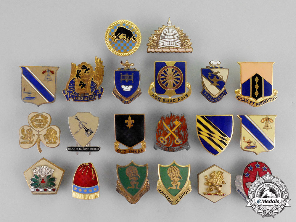 united_states._twenty_regimental_insignia_badges_m18-0638