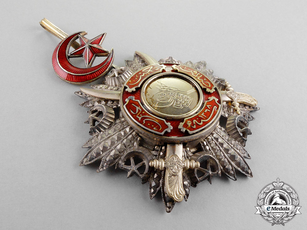 turkey,_ottoman_empire._an_order_of_medjidie,3_rd_class_commander_with_crossed_sabres,_c.1915_m18-0711