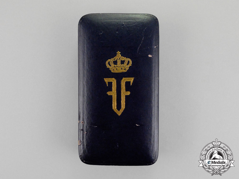 romania,_kingdom._an_order_of_the_star,_knight,_military_division,_c.1915_m18-0925