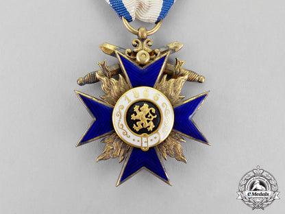 bavaria._an_order_of_military_merit,_third_class_knight_with_swords,_c.1915_m18-1097