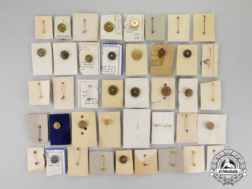 united_states._seventy-_four_badges,_ribbon_bars,_charms,_buttons_m18-1277