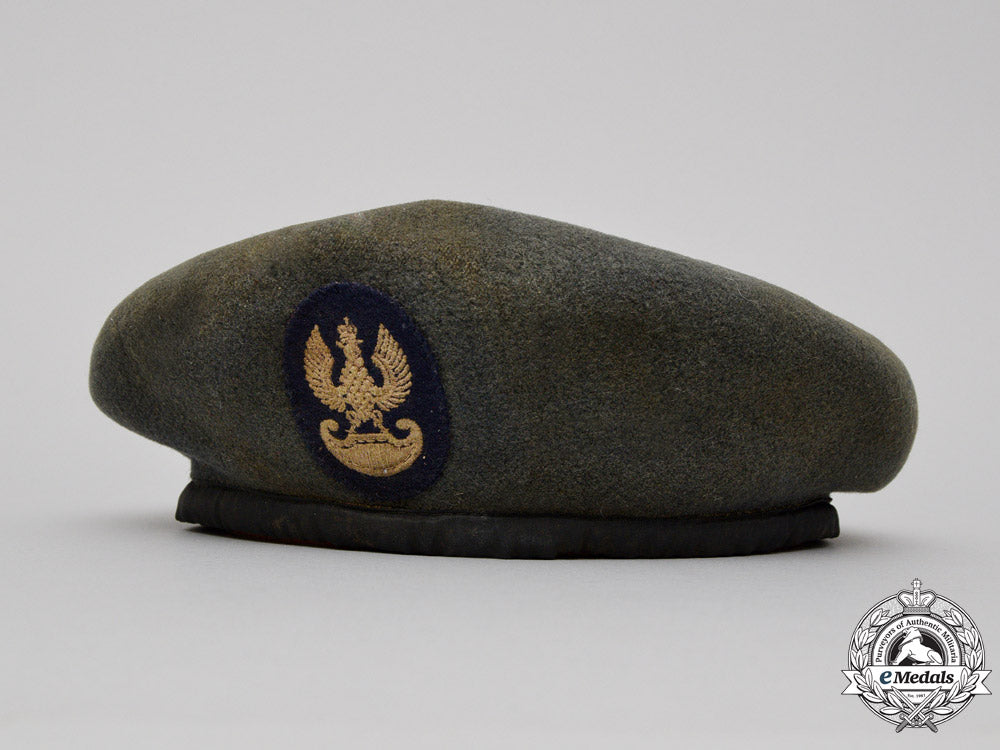 poland._a_british-_made_airborne_beret,_c.1943_m18-1392_2_1_1_1_1_1