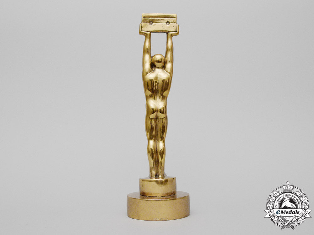 germany,_republic._a_deutscher_videopreis_lifetime_achievement_award_to_actor_christopher_lee_m18-1408