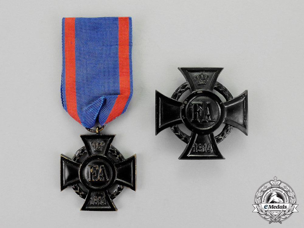 oldenburg._two_friedrich_august_crosses,_first_and_second_class_m18-1788