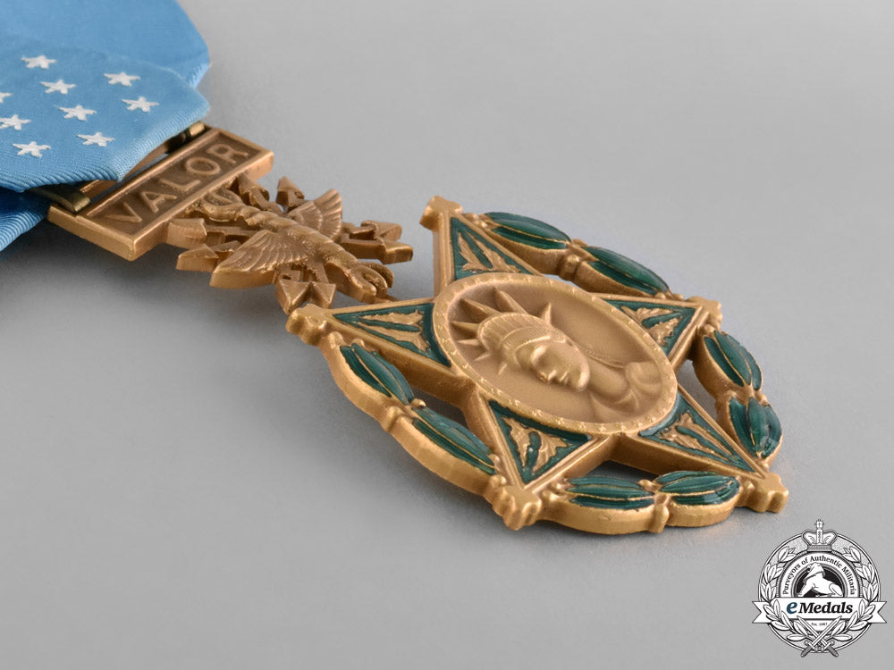 united_states._an_air_force_medal_of_honor_with_case_m18-2140