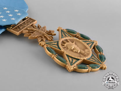 united_states._an_air_force_medal_of_honor_with_case_m18-2140