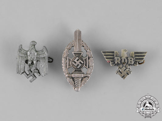 germany._three_second_war_german_pins_and_badges_m18-2163