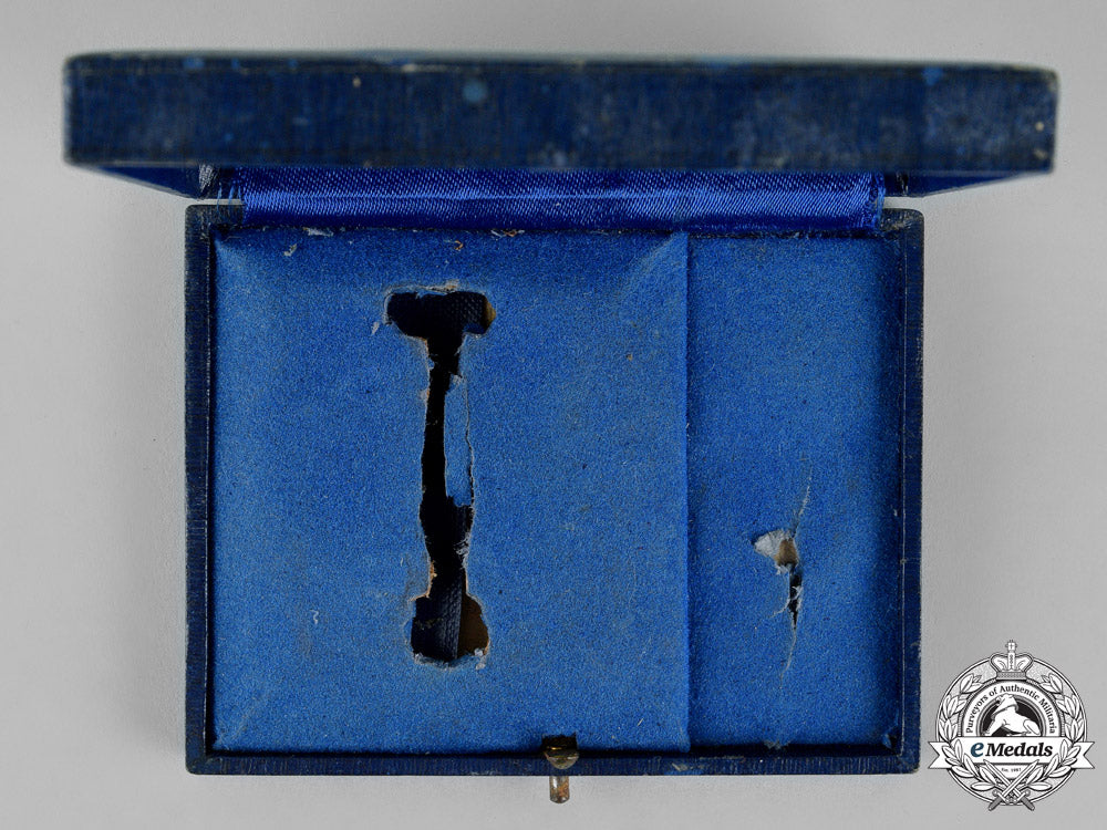 germany._a_case_for_a_kriegsmarine_blockade_runner_badge_and_miniature_stick_pin_m18-2187