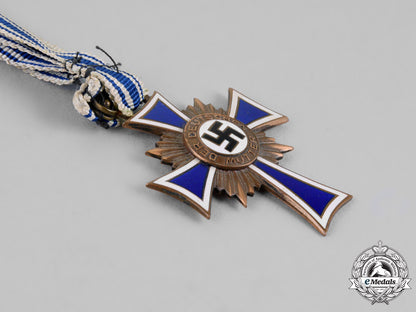 germany._a_cross_of_honour_of_the_german_mother,_third_class_in_bronze_m18-2211